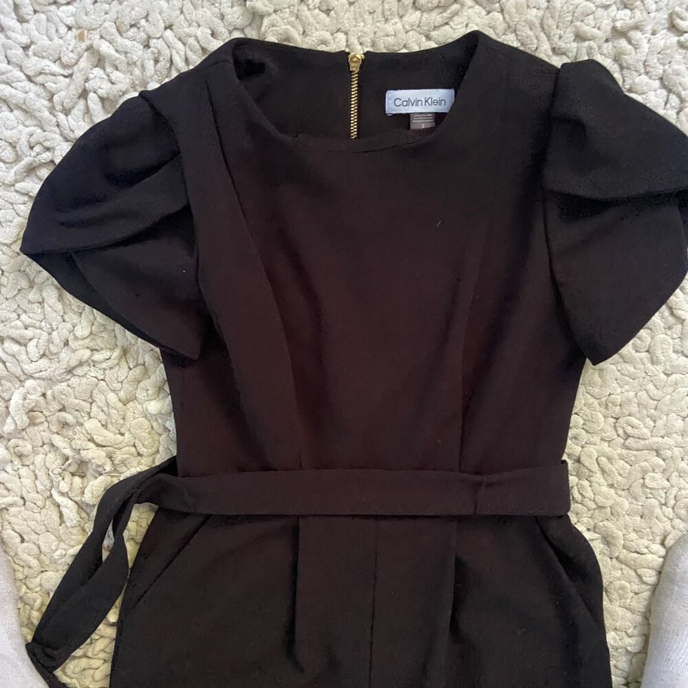 EUC Calvin Klein Short Sleeve Crew Neck Tie Waist Scuba Crepe Jumpsuit Sz 2 - Picture 10 of 10